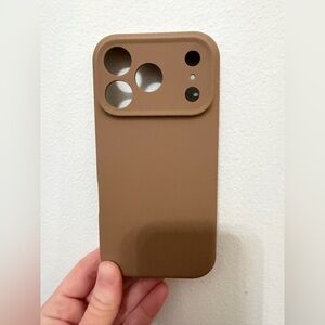 iPhone 17 Pro Tan Case (Covers the whole back) Brand New